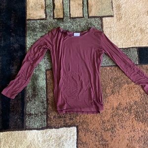 Long-sleeved crew neck tee
